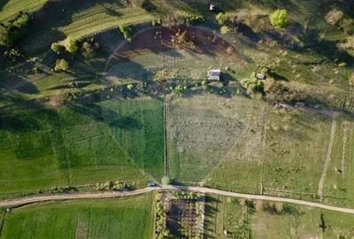 Teren intravilan 2000mp, langa barajul Ighis - 5