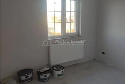 Casă cu 4 camere cu Teren 320 Mp în Central