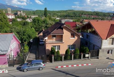 Casă cu 4 camere cu Teren 370 Mp în Central - 3