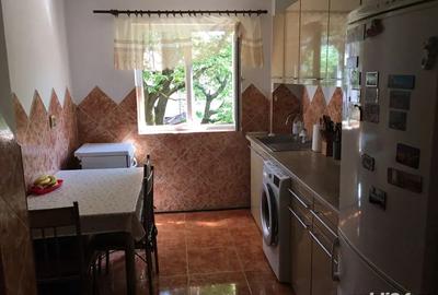 Apartament de vanzare 3 camere LIPOVA - 1