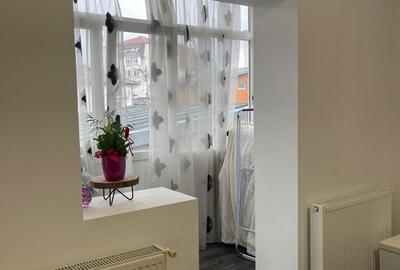 Apartament cu 3 camere semidecomandat în Central - 5