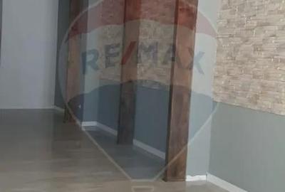 Spațiu comercial, de 230 mp, în Central - 3