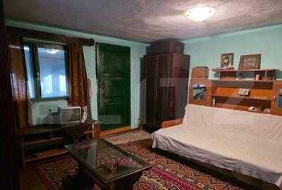 Casă cu 4 camere cu Teren 1100 Mp în Central