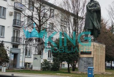 Birou, 50 mp în Central