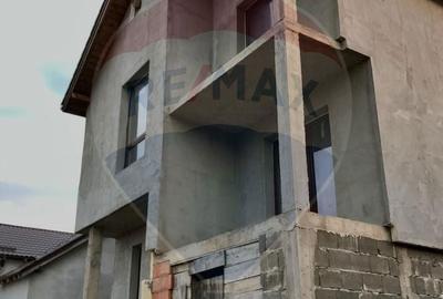 Casă cu Teren 484 Mp în Jucu - 8