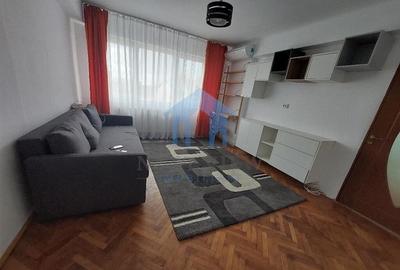 Apartament cu 2 camere semidecomandat în Horea