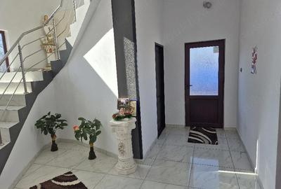 Casă cu Teren 790 Mp în Central - 10