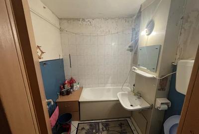 Apartament cu 3 camere, decomandat - zona Racadau.. - 2