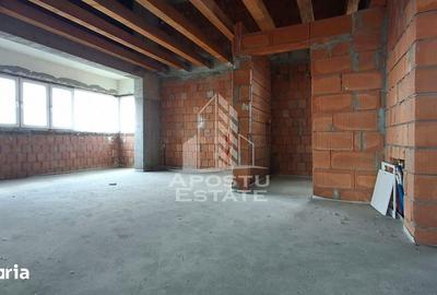 Apartament cu 4 camere în Funcționarilor - 1