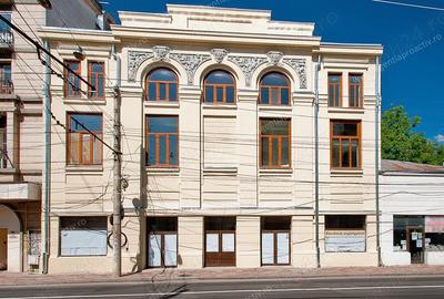 Spațiu comercial, de 1,000 mp, în Central - 13