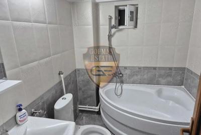 Apartament cu 4 camere decomandat, mobilat în Capitol