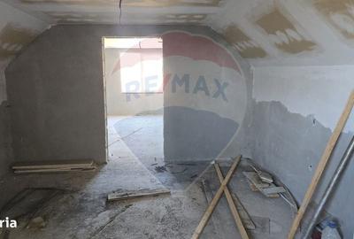 Casă cu 8 camere cu Teren 1300 Mp în Gălănești - 3