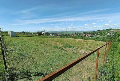 Teren de 1282 mp, în Tomești