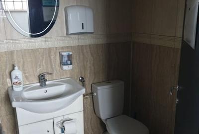 Birou, de 650 mp, în Trocadero - 2