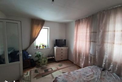 Casă cu 4 camere cu Teren 1500 Mp în Adâncata - 12