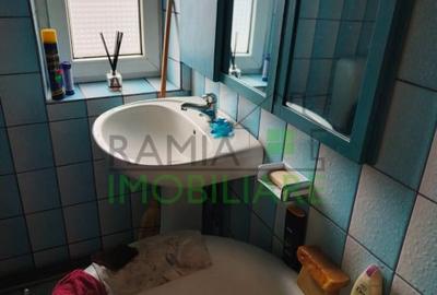 Apartament 2 camere decomandat, etaj 2/2, pod si 2 boxe – Tractorul - 2