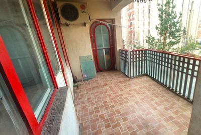 Apartament cu 3 camere decomandat în 13 Decembrie - 9