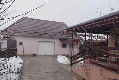 Casă cu Teren 1000 Mp în Central - 2