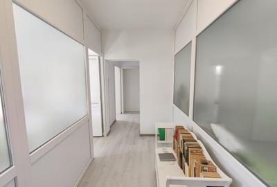 Apartament cu 3 camere semidecomandat în Central - 11