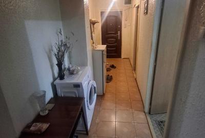 Apartament cu 4 camere decomandat, mobilat în Central