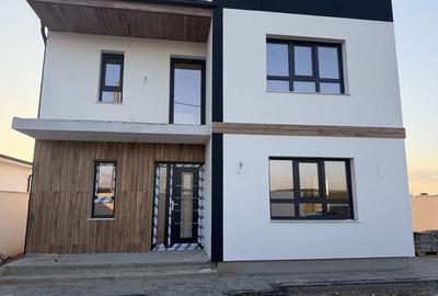 Casă cu 4 camere în Cârcea - 3