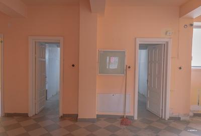 Casă individuală cu 20 camere cu Canalizare în Moinești - 15