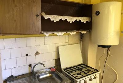 Garsonieră decomandată în Traian - 4