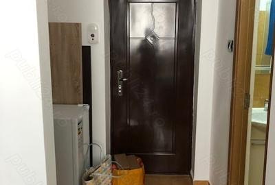 Garsonieră decomandată în CET