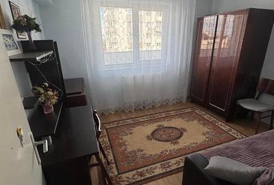 Apartament cu 3 camere decomandat în George Enescu