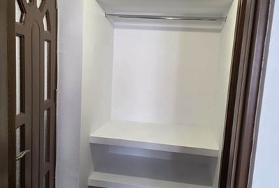 Apartament semidecomandat în Pajura
