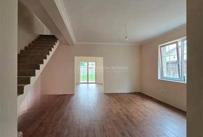 Casă cu 5 camere cu Teren 310 Mp în Moșnița Veche