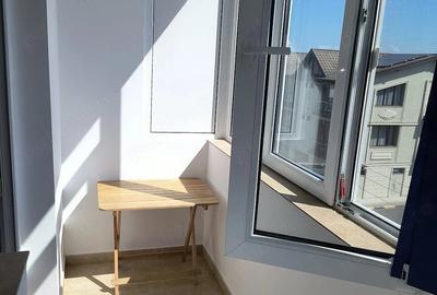 Apartament cu 3 camere semidecomandat în Central