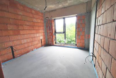 Apartament cu 3 camere decomandat în Străulești