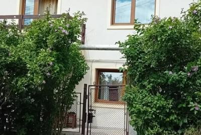 Casă cu Teren 451 Mp în Central