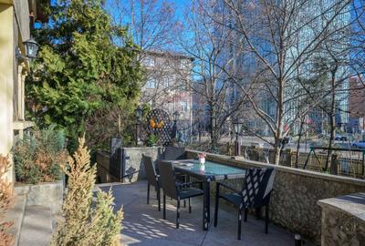 Apartament cu 10 camere decomandat, mobilat în Capitale - 49