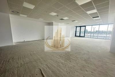 Spațiu comercial, de 4,800 mp, în Central