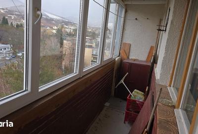 Apartament cu 3 camere decomandat în Bălcescu