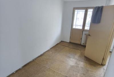 Apartament cu 3 camere nedecomandat în Malu Roșu - 2
