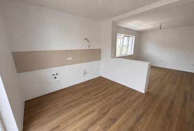 Duplex cu 3 camere cu Canalizare în Moșnița Nouă
