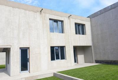 Casă cu 4 camere cu Teren 200 Mp în Aeroport