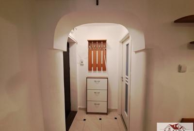 Apartament cu 4 camere semidecomandat, mobilat în Cugir - 3