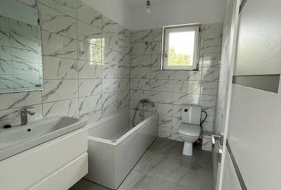 Duplex cu 3 camere cu Canalizare în Bucium - 6