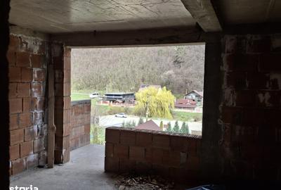 Casă cu 5 camere cu Teren 706 Mp în Gura Râului - 8