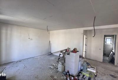 Casă cu 4 camere decomandat cu Teren 300 Mp în Agigea
