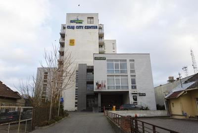 Birou, de 3,800 mp, în Central - 3