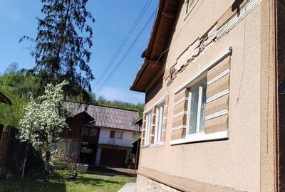 Casă individuală cu 5 camere cu Teren 1050 Mp în Tetișu - 2