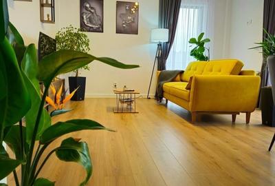 Apartament cu 2 camere decomandat în Livezeni