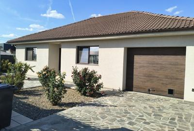 Casă cu 3 camere în Livada de Bihor
