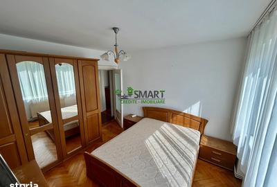 Apartament cu 3 camere semidecomandat în Săsar