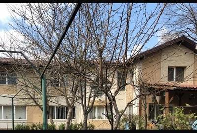 Casă cu 4 camere în Micro 17